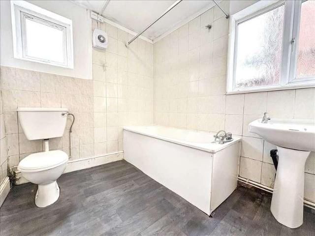 House for sale in Pinxton, Elmton