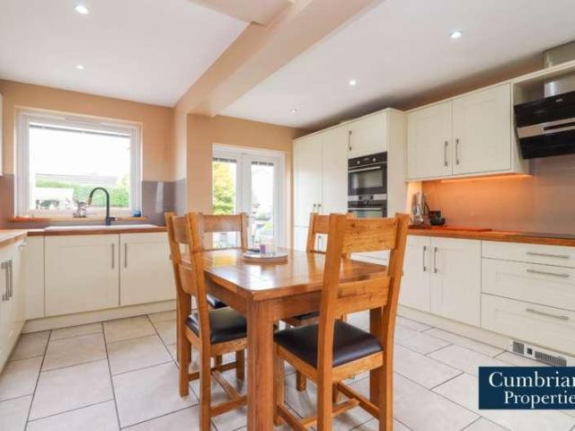 House for sale in Raffles
