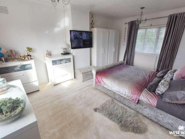 House for sale in Monkton, Pembroke