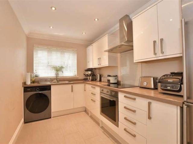 House for sale in Steeple View, Essex