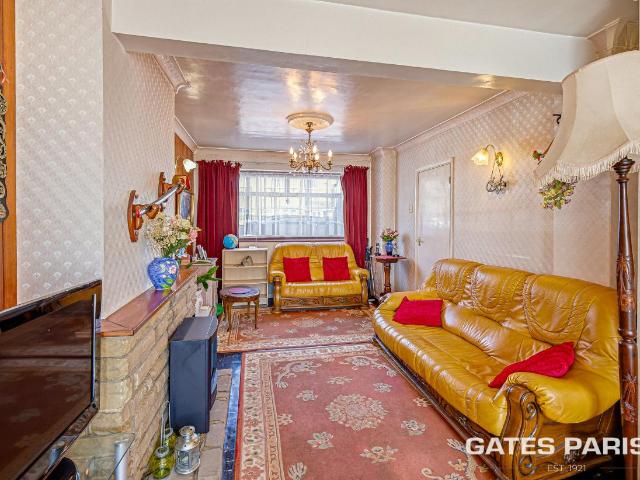 House for sale in Rainham, Greater London