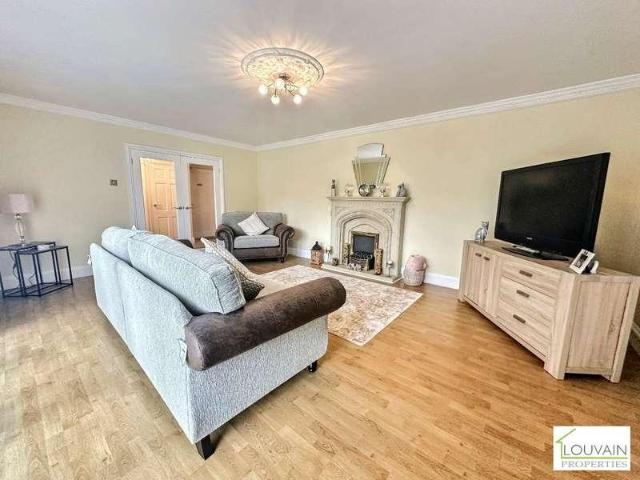 House for sale in Rassau