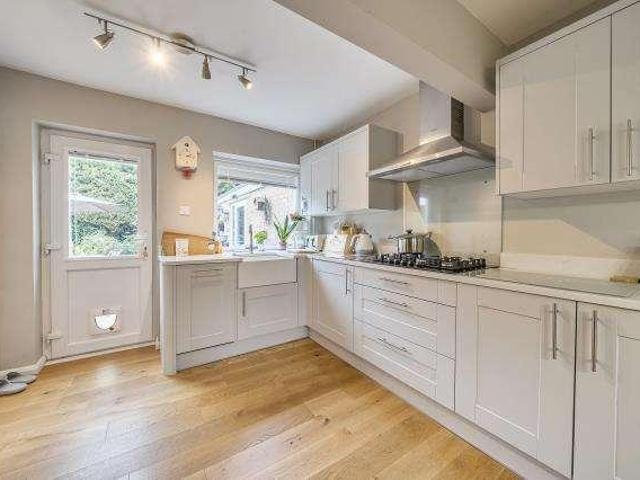 House for sale in Old Dean, Heol-las