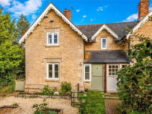 House for sale in Evershot, Oxfordshire