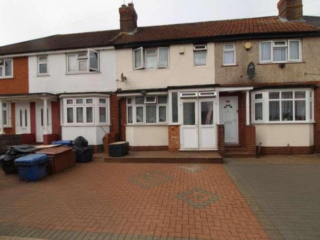 House for sale in South Stanmore, Greater London