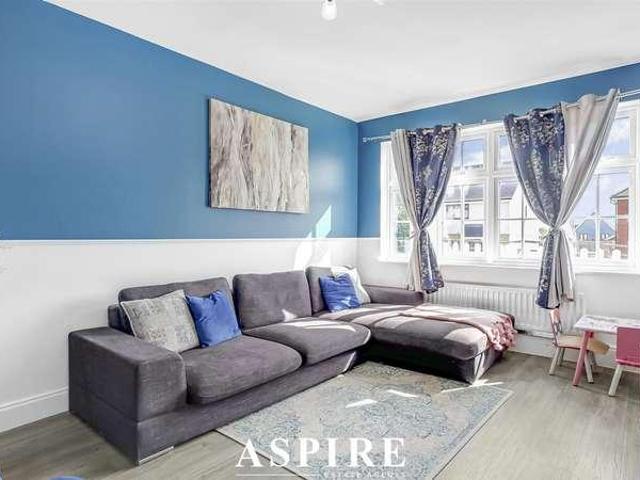 House for sale in Lee Chapel, Basildon