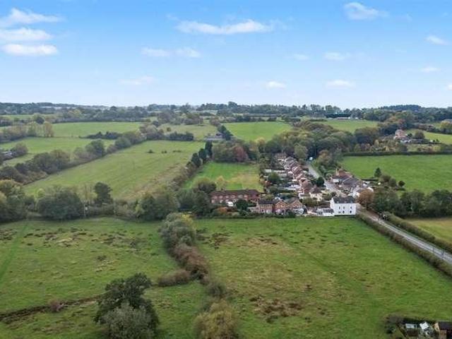 House for sale in Stanley, Caldermill