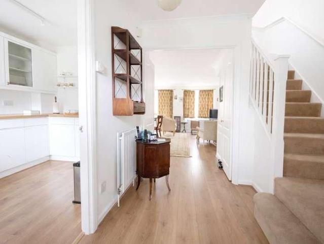 House for sale in Fole, Surrey