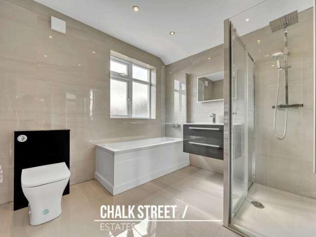 House for sale in Gidea Park, Greater London