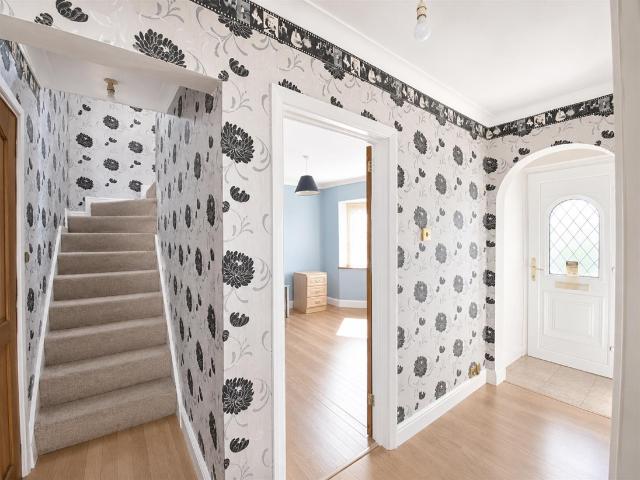House for sale in Glyne Gap, Heathlands
