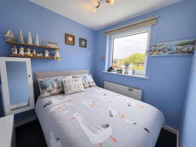 House for sale in Mapplewell, South Yorkshire