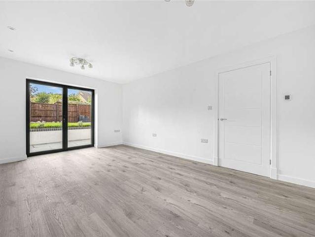 House for sale in Maybury Estate, Woking