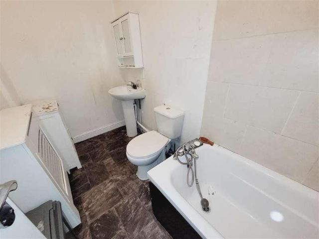 House for sale in Highfields, Huddersfield