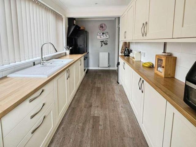 House for sale in Holland-on-Sea, Dale Hill