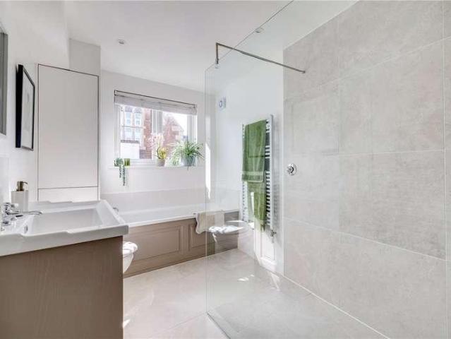 House for sale in Bayonne Estate, Greater London