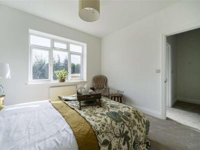 House for sale in Fole, Surrey