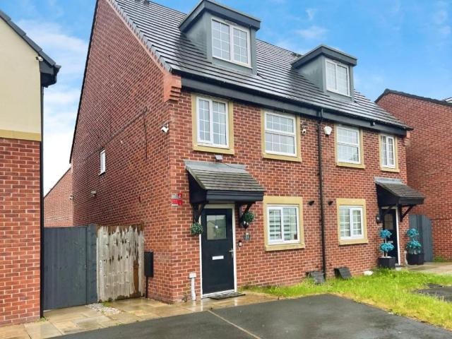 House for sale in Leigh, Plank Lane