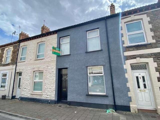 House for sale in Plasnewydd, Falcon Lodge
