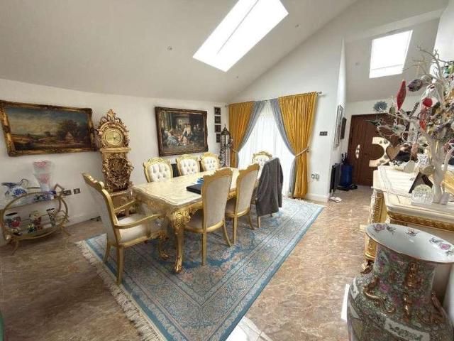 House for sale in Spring Park, Luton