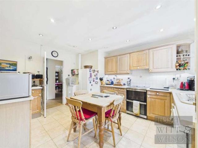 House for sale in Heathlands, East Sussex