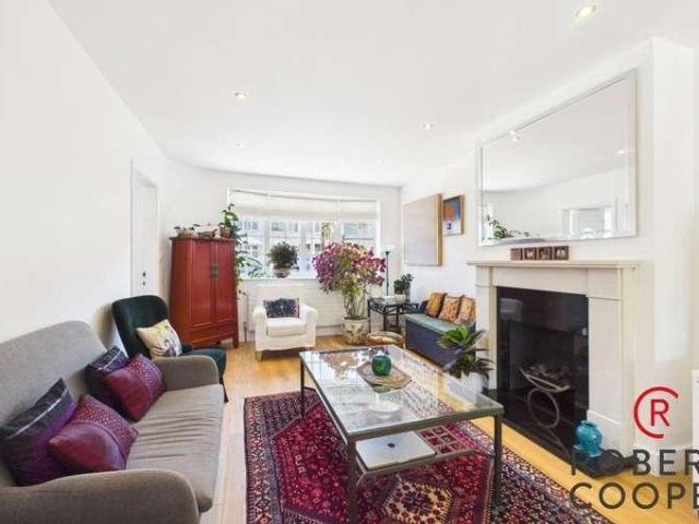 House for sale in Greater London