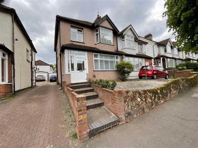 House for sale in London Borough of Croydon, Waddon