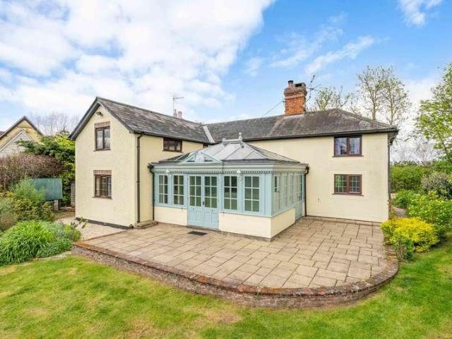 House for sale in Chipping Hill, Essex