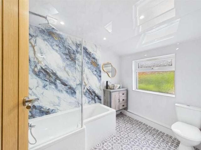 House for sale in Llannon, Cefneithin