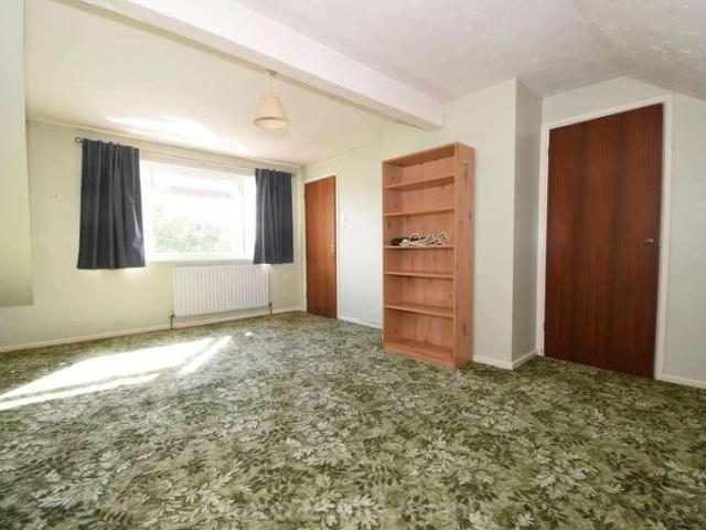 House for sale in Middlecroft, Hampshire