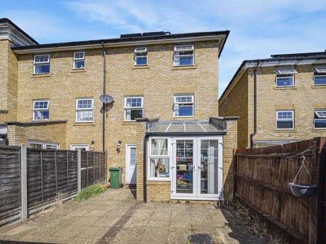 House for sale in Greater London