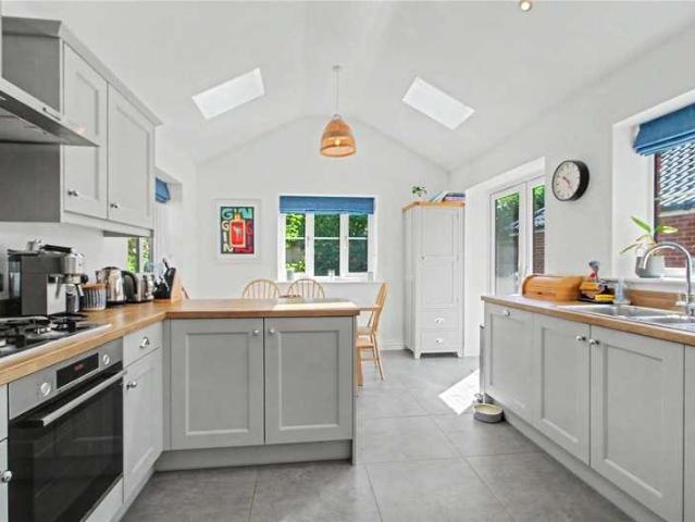 House for sale in Rockland St. Mary, Burgh St Peter