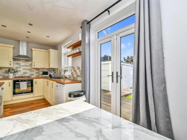 House for sale in Rufford Park, Yeadon