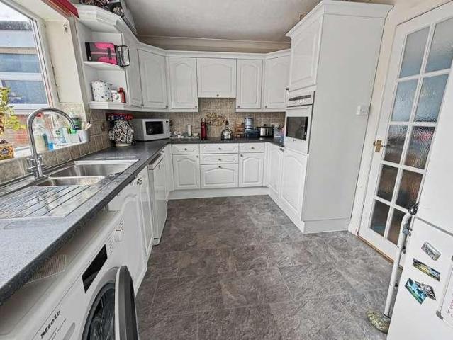 House for sale in Oakley, Merley