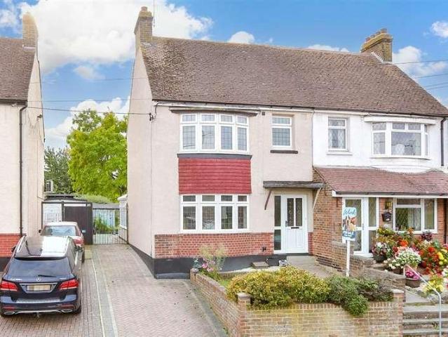 House for sale in The Mount, Frindsbury