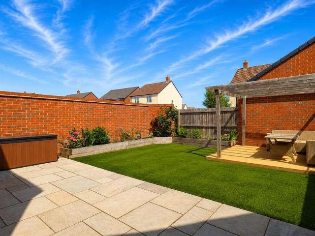 House for sale in Gedling, East Midlands
