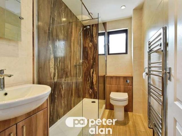 House for sale in Pontlottyn, Wales