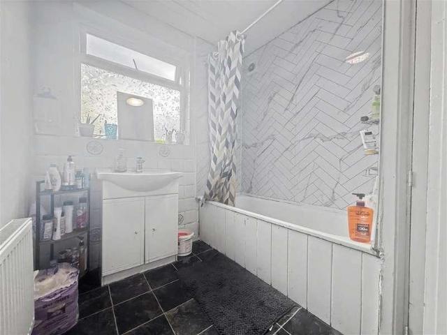 House for sale in Harrow Weald, Greater London