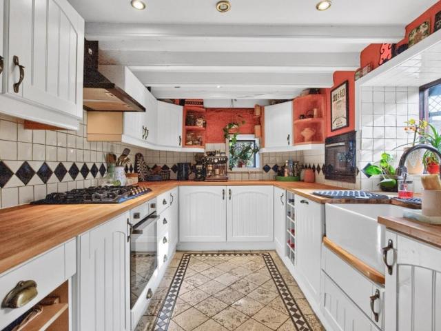 House for sale in Farsley, West Yorkshire