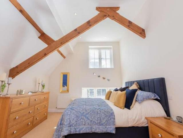 Property for sale in Emmbrook, Wokingham