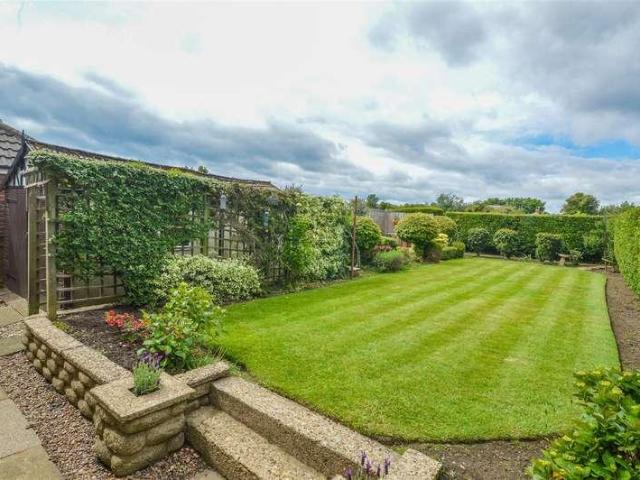 House for sale in Normanton and Altofts, Altofts