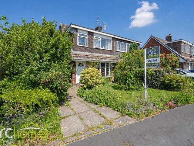House for sale in New Hall Farm, Wigan