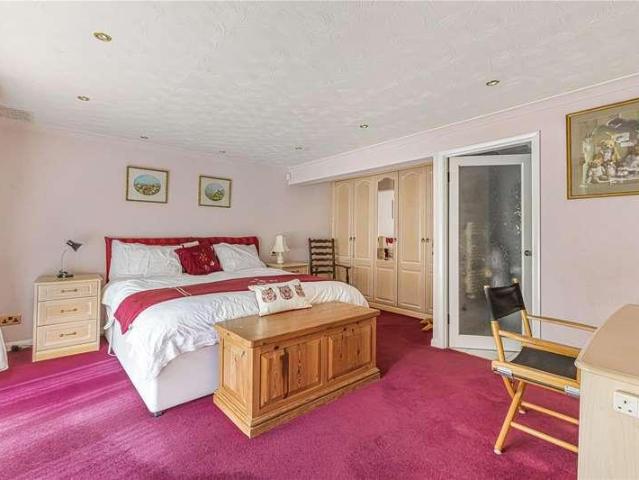 House for sale in Hayes, Greater London
