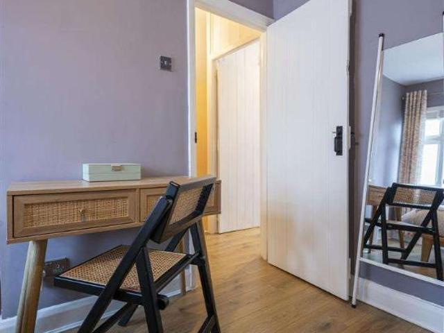House for sale in London Borough of Merton, Raynes Park