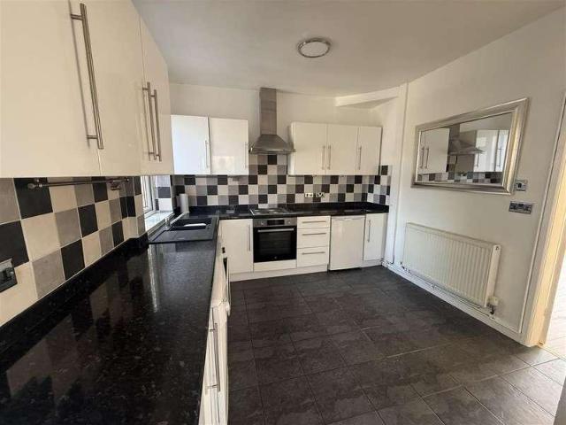 House for sale in Stretton, East Staffordshire