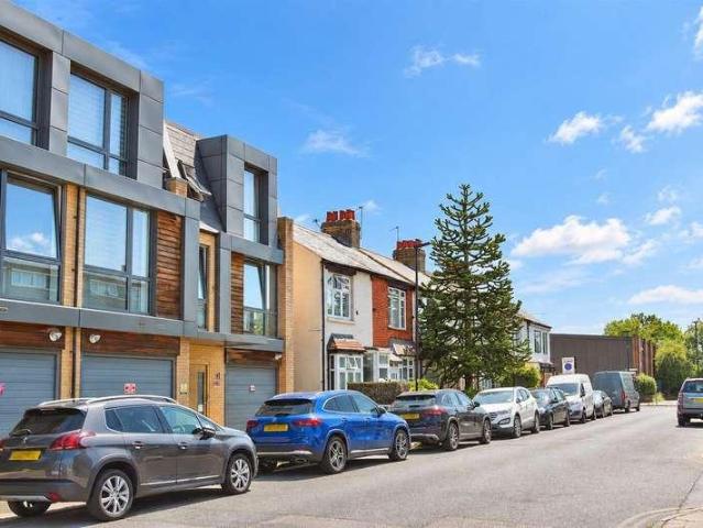 House for sale in London Borough of Hounslow, Greater London