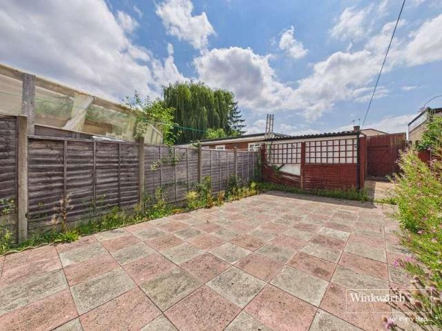 House for sale in South Stanmore, Greater London