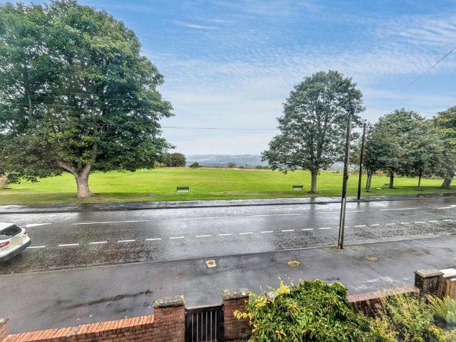 House for sale in Dipton