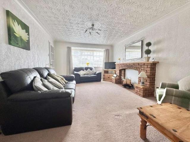 House for sale in West Bromwich, Stone Cross
