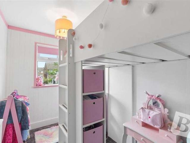 House for sale in Pilgrims' Hatch, Navestock Side