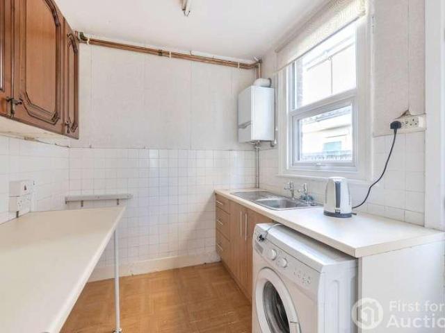 House for sale in Woodside Estate, Houghton Regis